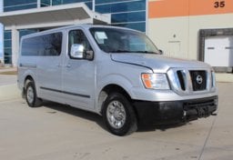 2015 Nissan NV 3500 HD S - Image 2