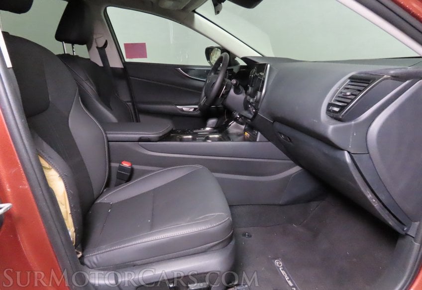 2025 Lexus NX 250 - Image 32