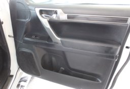2022 Lexus GX 460 - Image 42