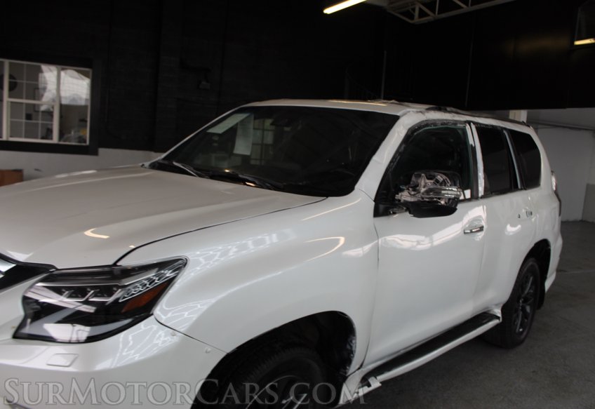2022 Lexus GX 460 - Image 13