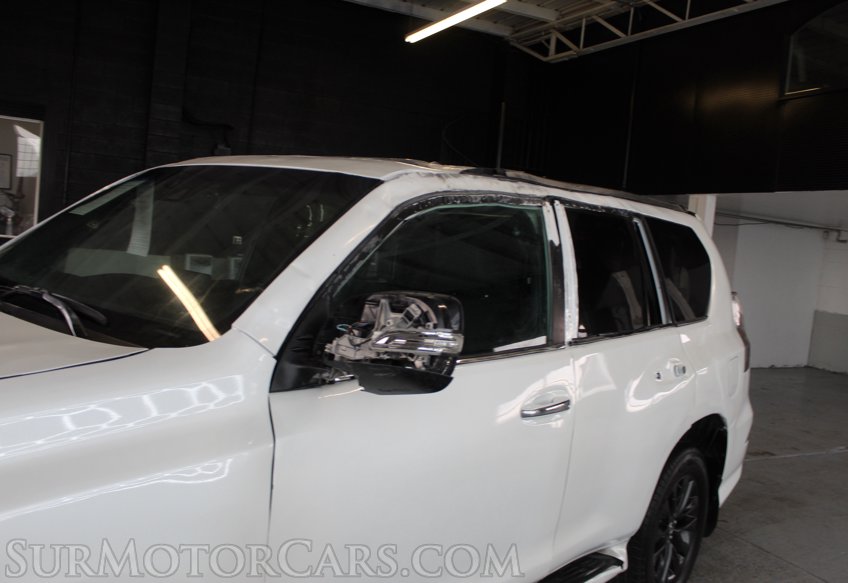 2022 Lexus GX 460 - Image 18