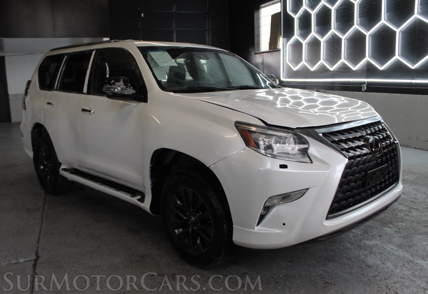2022 Lexus GX 460 - Image 2