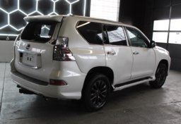 2022 Lexus GX 460 - Image 5