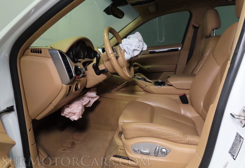 2014 Porsche Cayenne - Image 25