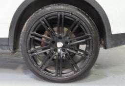 2014 Porsche Cayenne - Image 13