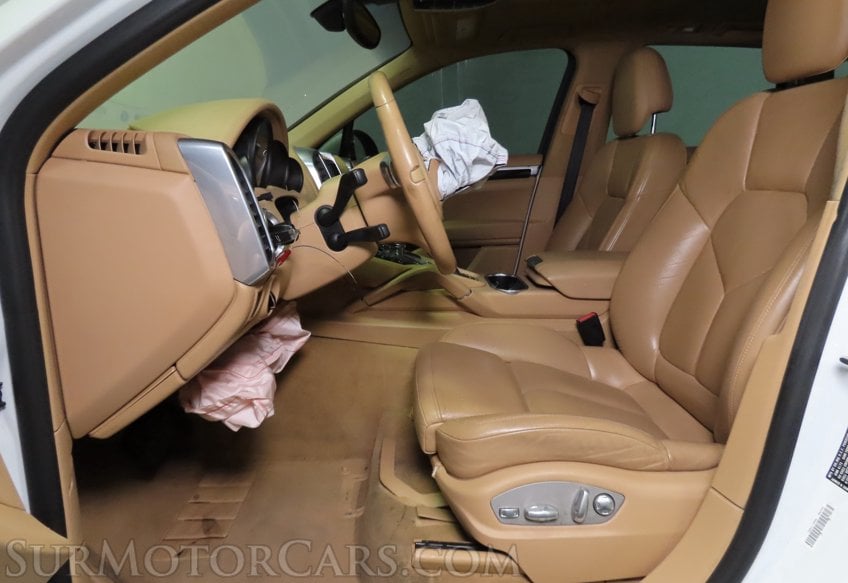 2014 Porsche Cayenne - Image 26