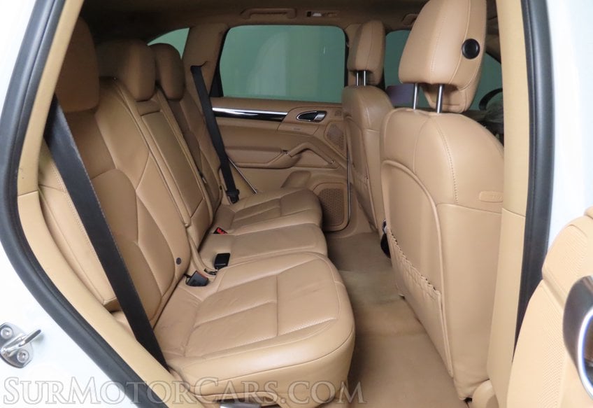 2014 Porsche Cayenne - Image 44