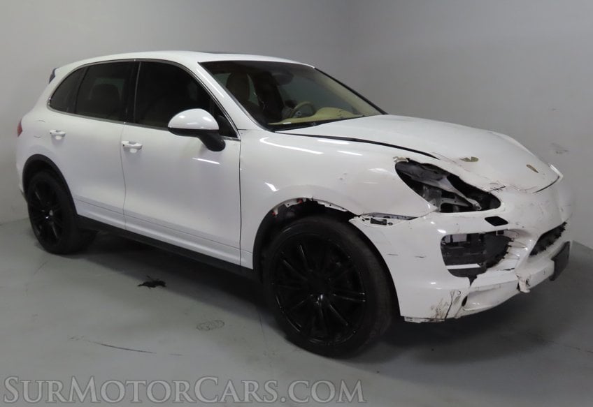 2014 Porsche Cayenne - Image 2