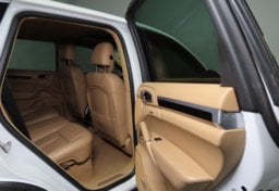 2014 Porsche Cayenne - Image 42