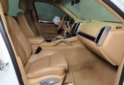 2014 Porsche Cayenne - Image 38