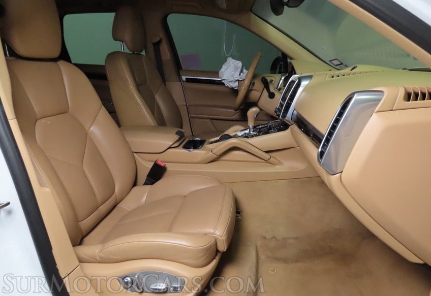 2014 Porsche Cayenne - Image 39