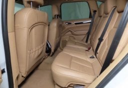 2014 Porsche Cayenne - Image 15