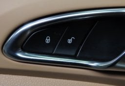 2014 Porsche Cayenne - Image 20