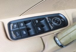 2014 Porsche Cayenne - Image 21