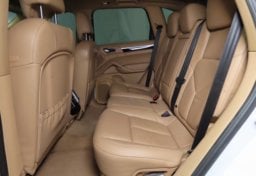 2014 Porsche Cayenne - Image 16